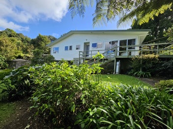 COASTAL BARGAIN IN OPUA