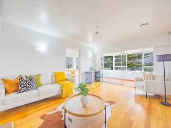 Location, Views and Opportunity!
