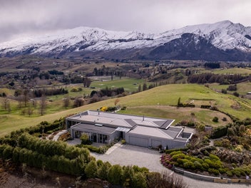 Bespoke design with panoramic views in Bendemeer