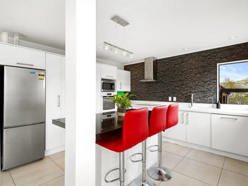 IS THIS WHITBY'S BEST BUY? BEO $739,000