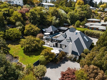 Private Enclave in Heart of Wanaka