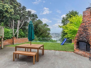 Entertainers Delight with Self-contained unit