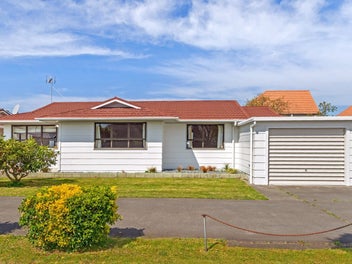 Tidy Townhouse – Fantastic Location