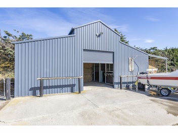 Rural Retreat with Cottage & Equestrian Amenities