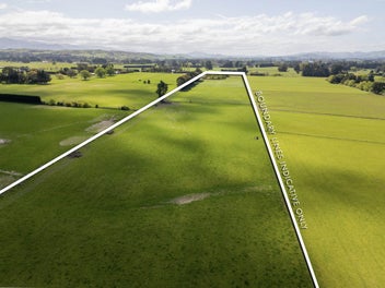Desirable Farmlet with Income!!!