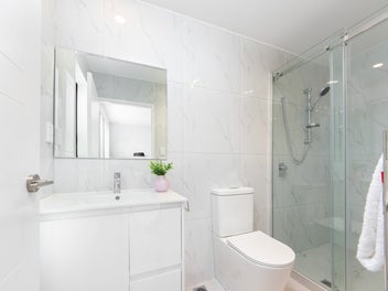 Brand New Elegance in Prime Location