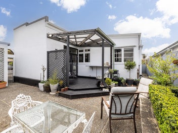 Move In Ready, Art Deco Delight