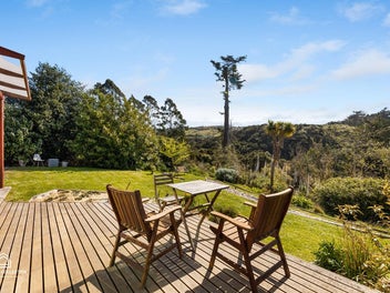 Tranquil, Unique Eco-Retreat with Income Potential