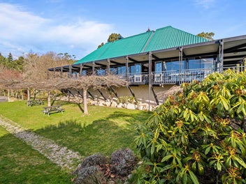 Vendor wants SOLD - make an offer!!!!