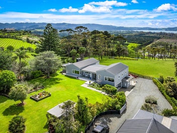 Matakana estate with coastal views