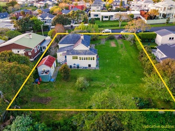 Rare Find 1091m2 (approx.) Panoramic Harbour Views