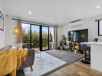 Modern Townhouse Near Amenities & Christchurch CBD