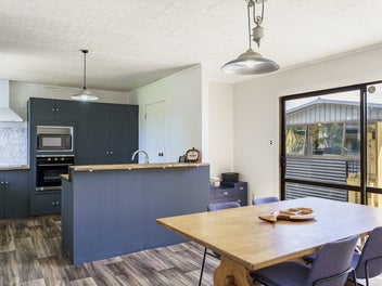 Fresh first home - steps from Park Island!