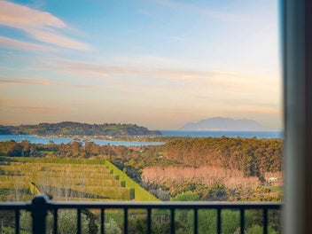 Omaha Views - Rural Magic for the Wine Enthuasiast