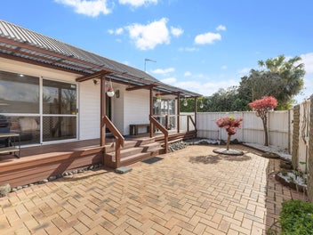 2 Bedroom, Almost $100K less than CV! Urgent Sale