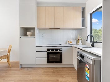 Discover Luxurious Living in Te Atatu Peninsula!