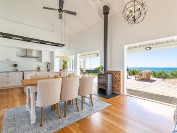 BRING YOUR OFFERS - EXECUTIVE BEACHFRONT HOME