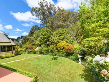 Sellers Downsizing! Immaculate Home & Garden