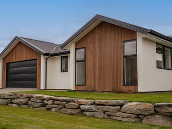 Imagine your new country lifetyle, by the beach!