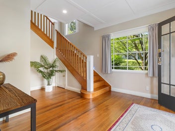Timeless Elegance - Contemporary Comfort