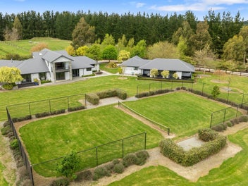 Ultimate lifestyle with two dwellings