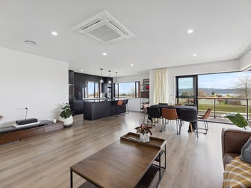 Exclusive modern home in prime Taupo location
