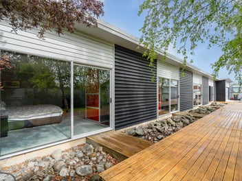 Sunny And Super Snazzy! BEO $599,500