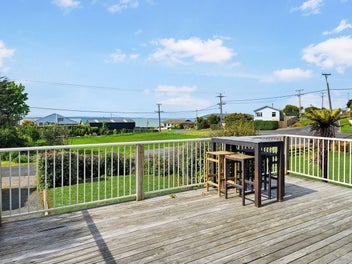 Riverton – Beach Life - Busy Airbnb!