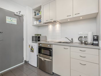 GREAT VALUE - AFFORDABLE in MANUKAU CENTRAL