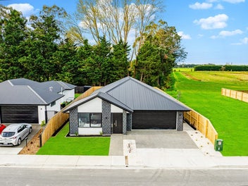 183M2 Floor area - setting the standard on size!
