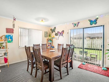Modern, 4 Bedrooms, 2 Bathrooms, Spacious Living!