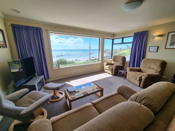 WELCOME TO HENDERSONS BAY