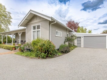 PRICE REDUCED - Motivated Vendor says SELL