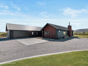 Modern country retreat minutes from Kinloch