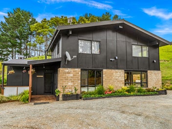 Off-Grid Lifestyle Opportunity. Make it Yours!