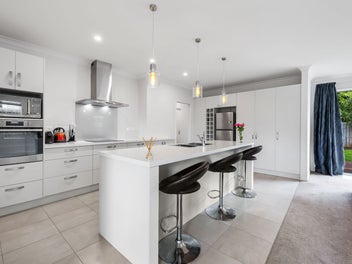 Urgent Sale! Present all offers