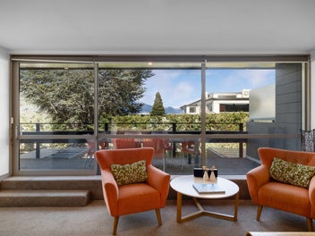 Central Queenstown Unit with 180-Day VA Consent