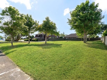 Image 1 of 8