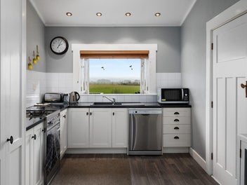 The country life is calling you!