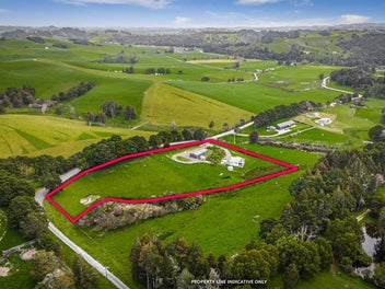 Idyllic Country living with endless potential!