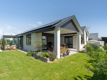 Extreme Value in The Plains! BEO $939,500