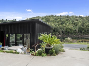 Leasehold with lake views