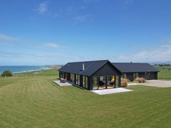 COASTAL LUXURY