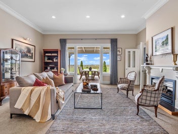 ONE STOP PARADISE – ‘Highgrove’, Karaka (19.8ha)