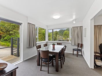 Spacious Family Home in Sought-After Pinehaven...