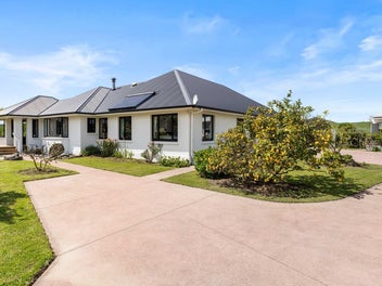 Spacious Family Haven in Mangatangi