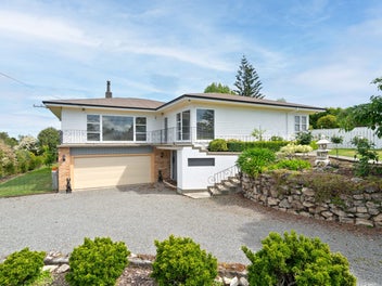 Triple Car Garaging! BEO $849,500