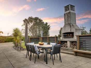 Gem Nestled on Dairy Flat and Silverdale Fringe