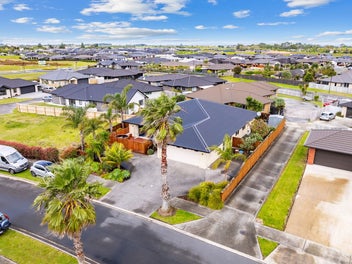 Seriously for Sale - Owners Have Moved Overseas!