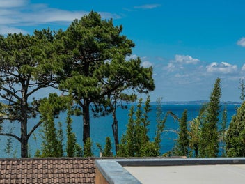Prime Position - Exceptional Value! Freehold 664m2